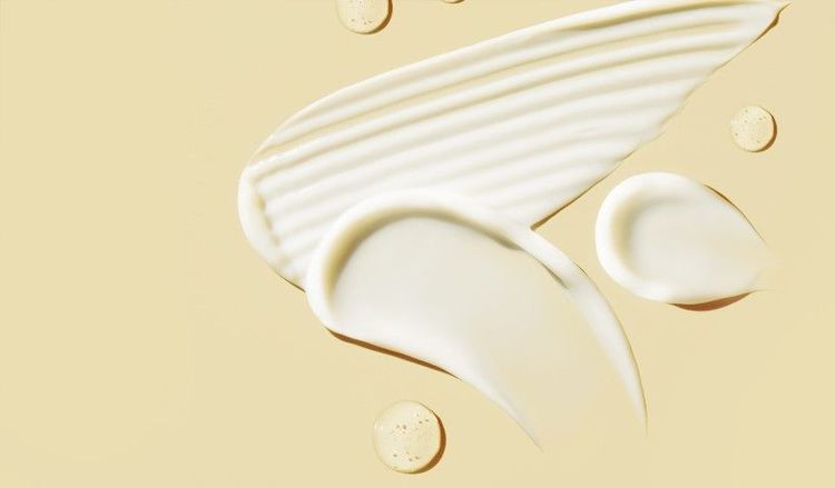 Готови ли сте да обновите рутината си за грижа за кожата? SkinCleanic предлага чудесна възможност!